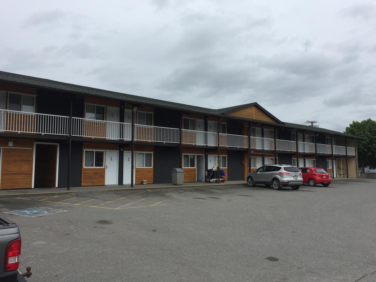 Bear Country Inn 特雷斯 外观 照片