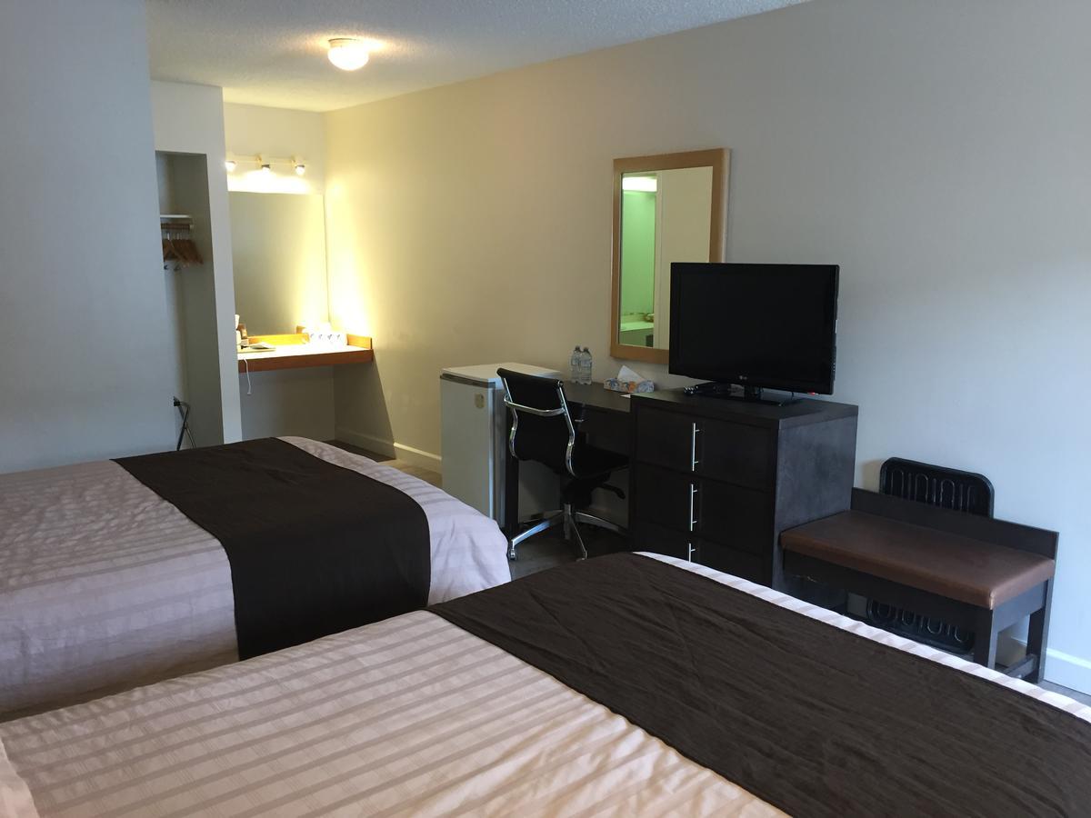 Bear Country Inn 特雷斯 外观 照片