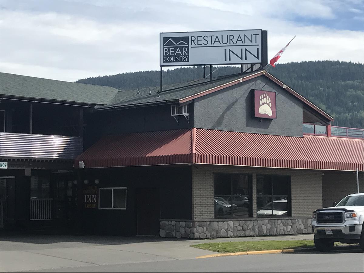 Bear Country Inn 特雷斯 外观 照片