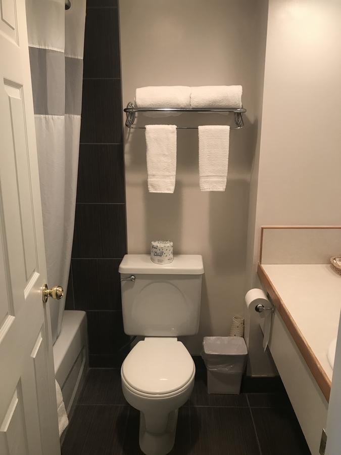 Bear Country Inn 特雷斯 外观 照片