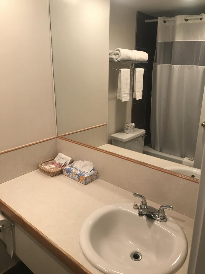 Bear Country Inn 特雷斯 外观 照片
